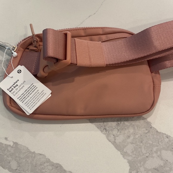 LULULEMON EVERYWHERE BELT BAG IN RARE PINK PASTEL - Picture 2 of 8